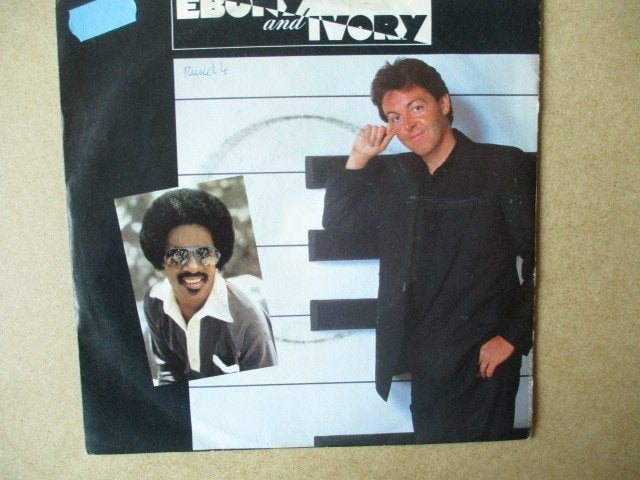 s3381 paul mccartney - ebony and ivory, Cd's en Dvd's, Vinyl Singles, Ophalen, Gebruikt, Overige genres, 7 inch