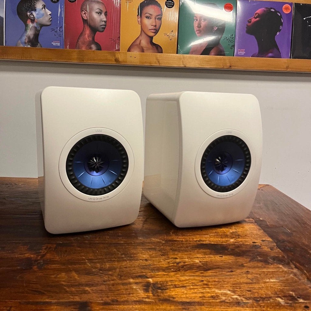 KEF LS50 Wit (occasion) - NIEUWE DRIVERS, Audio, Tv en Foto, Luidsprekers, -, -, Zo goed als nieuw, KEF