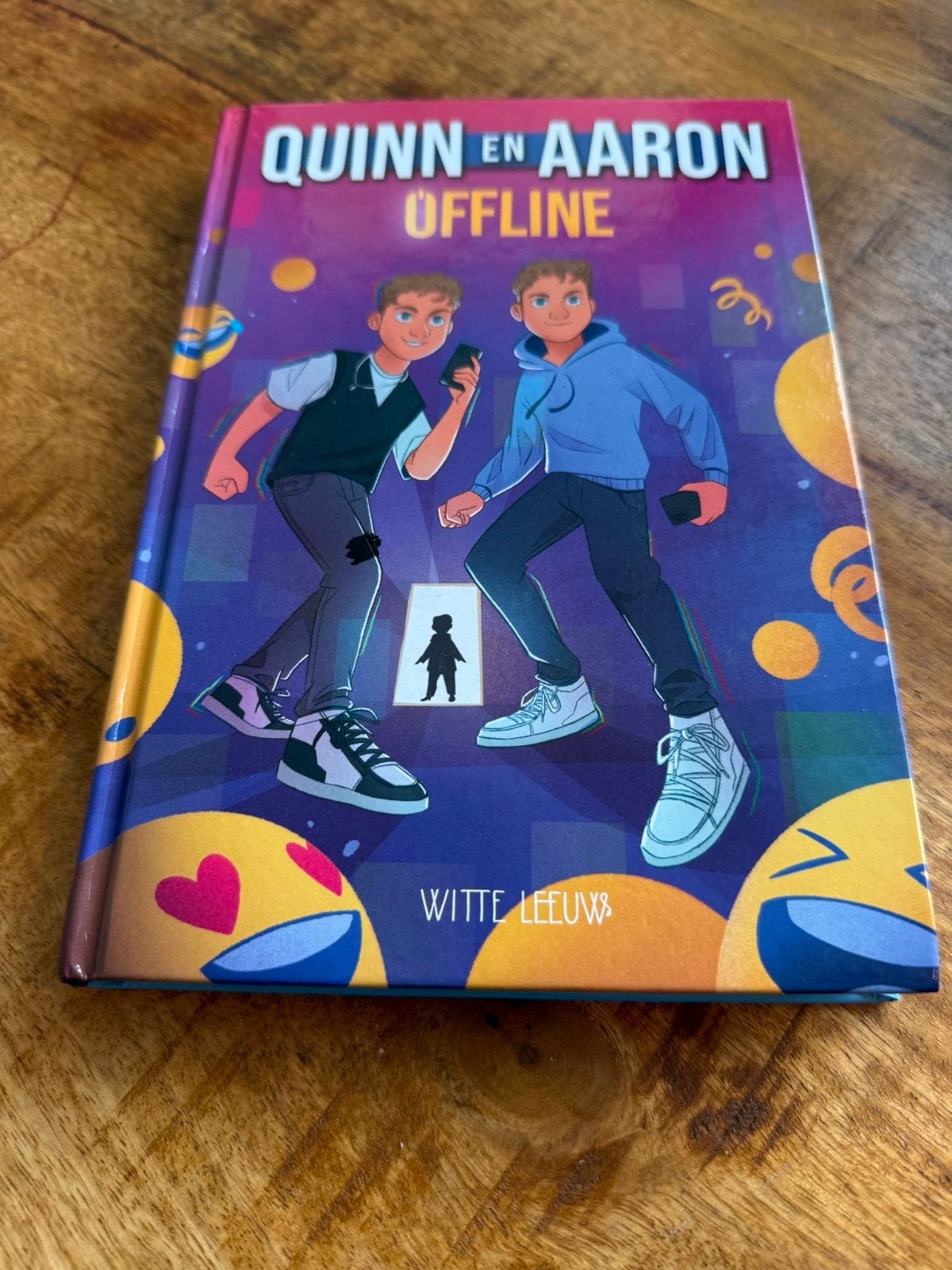 Quinn en Aaron Offline, Ophalen of Verzenden, Zo goed als nieuw