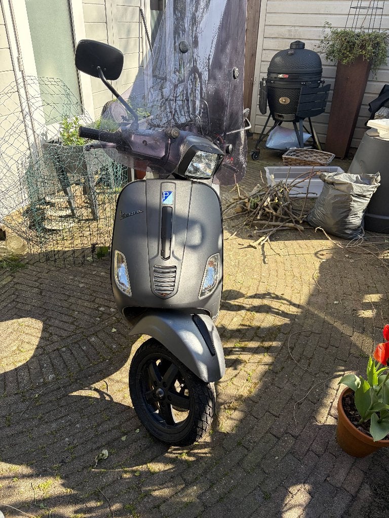 Vespa S50 - Grijs - Bouwjaar 2013 - 20.000 km, Ophalen, Gebruikt, Maximaal 45 km/u, Vespa S