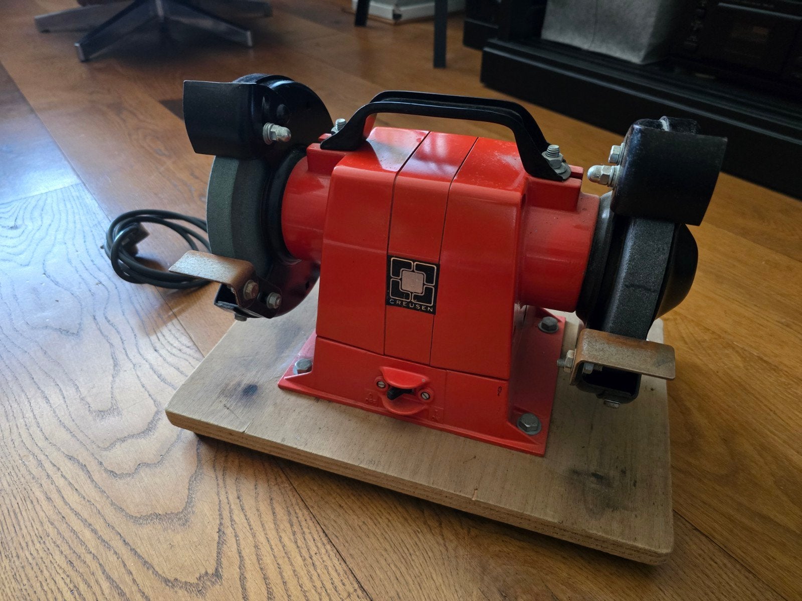Creusen werkbankslijpmachine - uitstekende staat, Doe-het-zelf en Verbouw, Gereedschap | Slijpmachines, Ophalen, Gebruikt, Minder dan 700 watt