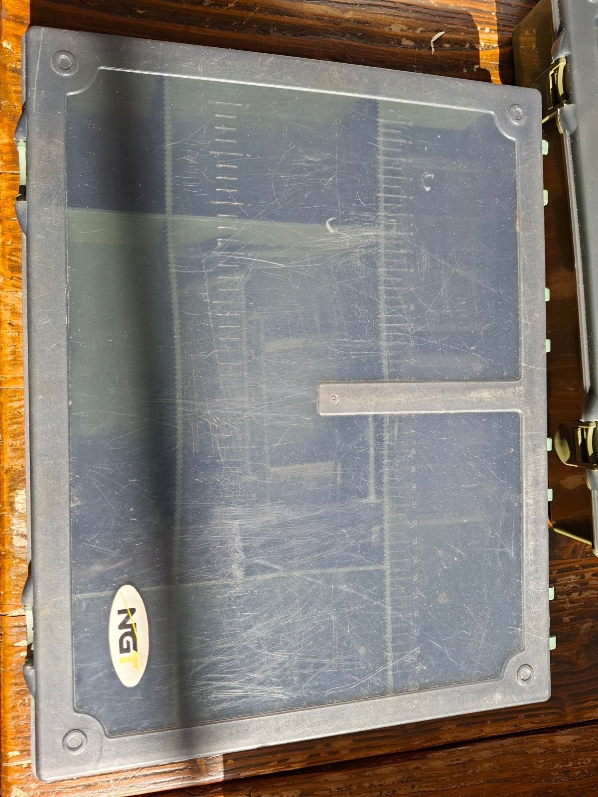 2x groene kunststof tackle box met vakken, Ophalen of Verzenden, Gebruikt, Koffer of Tas