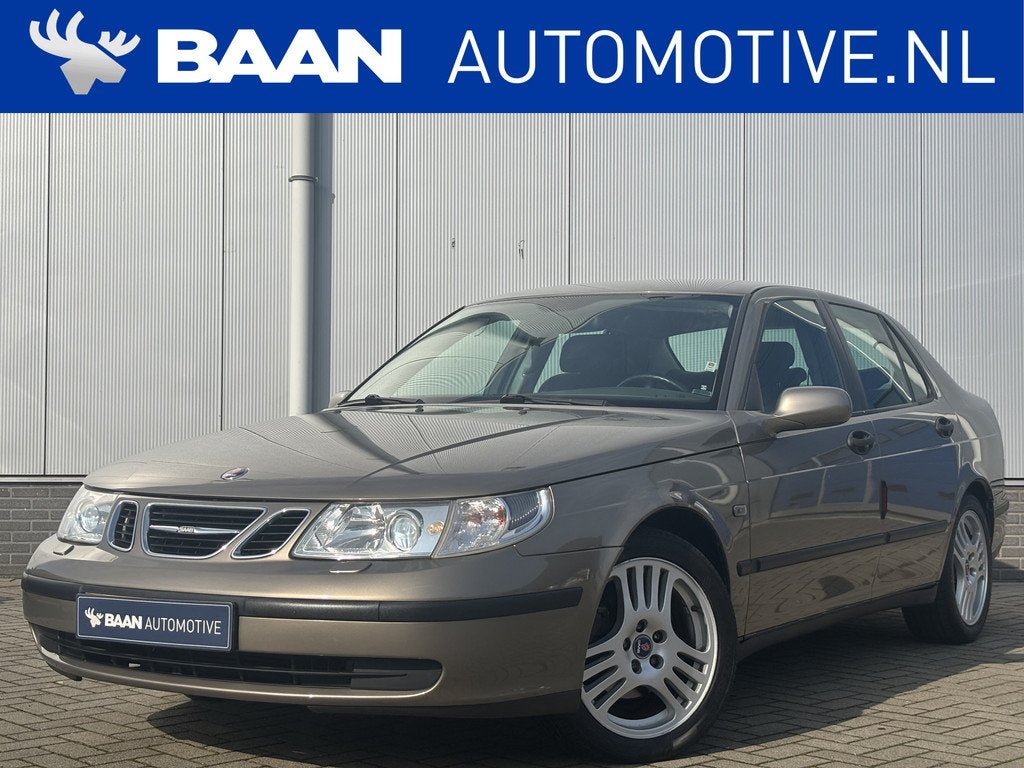 Saab 9-5 2.0t Linear | Lage km stand! | (bj 2003, automaat), Auto's, Saab, Zwart, 4 cilinders, Leder en Stof, 10 km/l