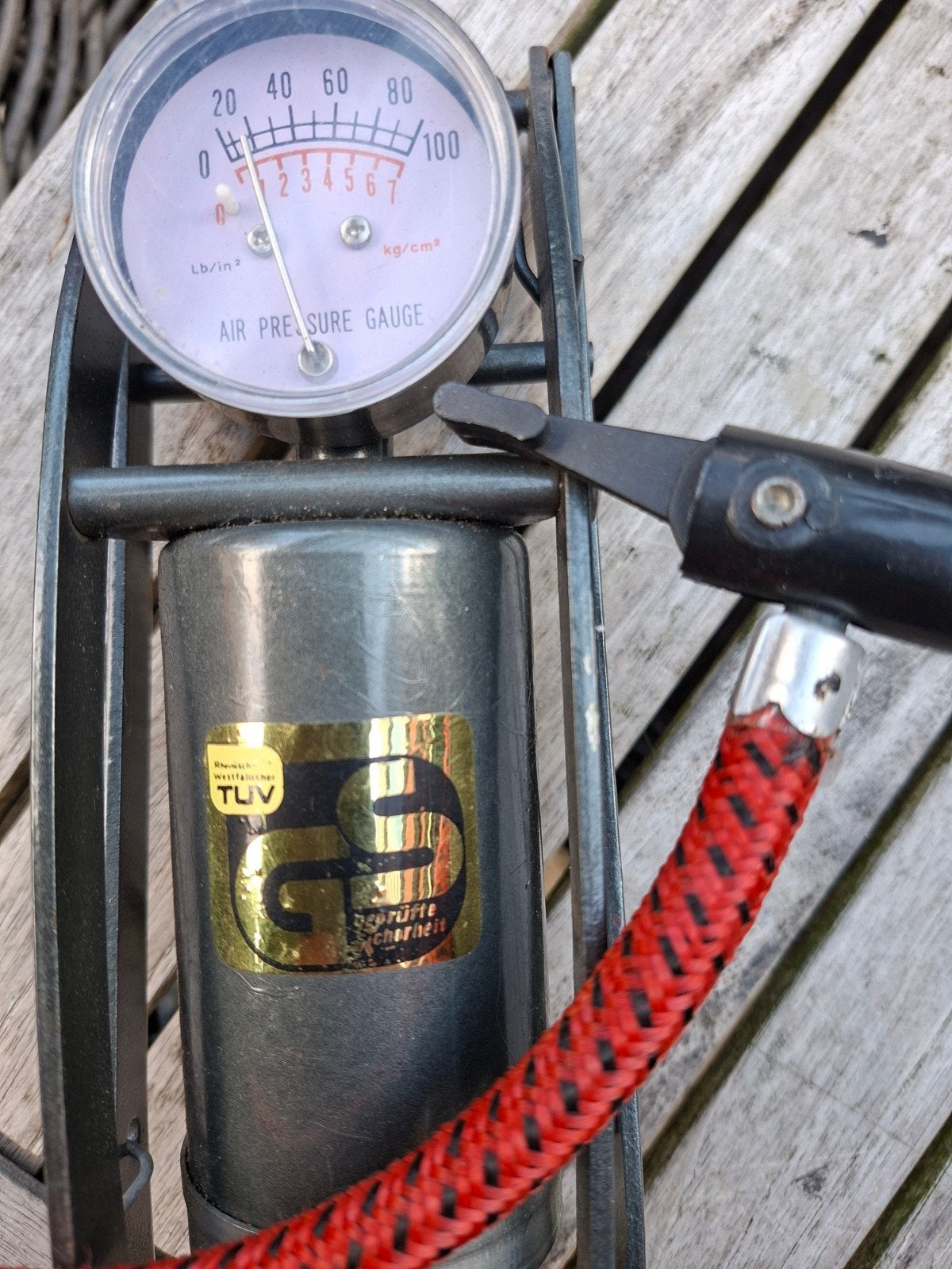 Te Koop aangeboden: Voetpomp!Met drukmeter!, Ophalen, Drukmeter, Zo goed als nieuw