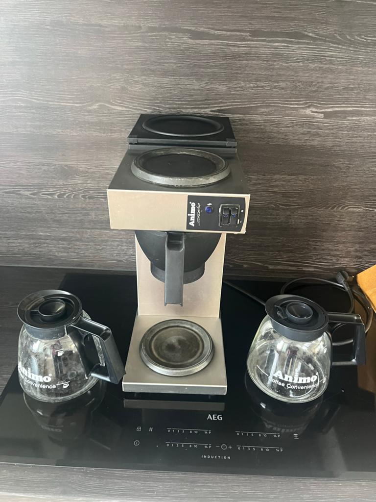 Animo Excelso 10380 Koffiezetapparaat met 2 kannen, Witgoed en Apparatuur, Koffiezetapparaten, Gebruikt, 10 kopjes of meer, Koffiemachine