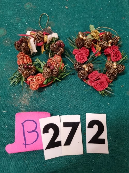 kransjes met rozen en denneappels [b272], Ophalen of Verzenden, 'T Olde Gre-j, Info@toldegrej.nl, Endepoelstraat 20f Didam