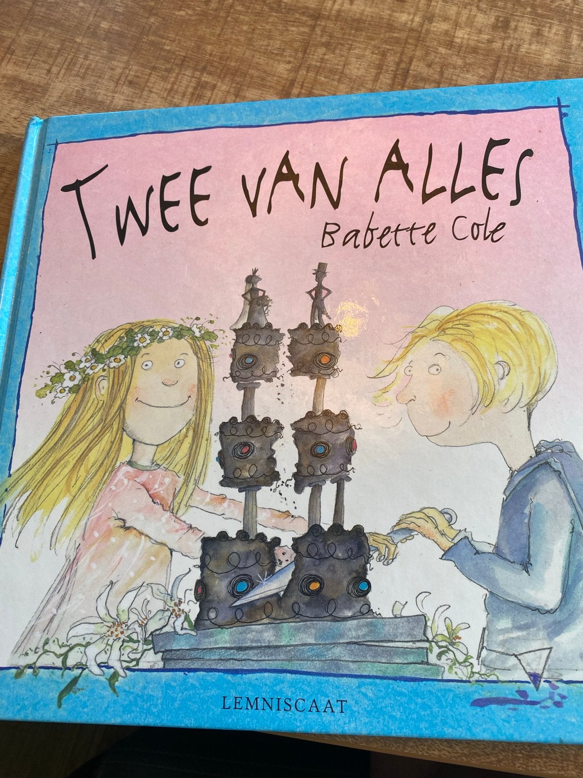Twee van Alles - Babette Cole (kinderboek), Boeken, Ophalen of Verzenden, Zo goed als nieuw, 3 tot 4 jaar