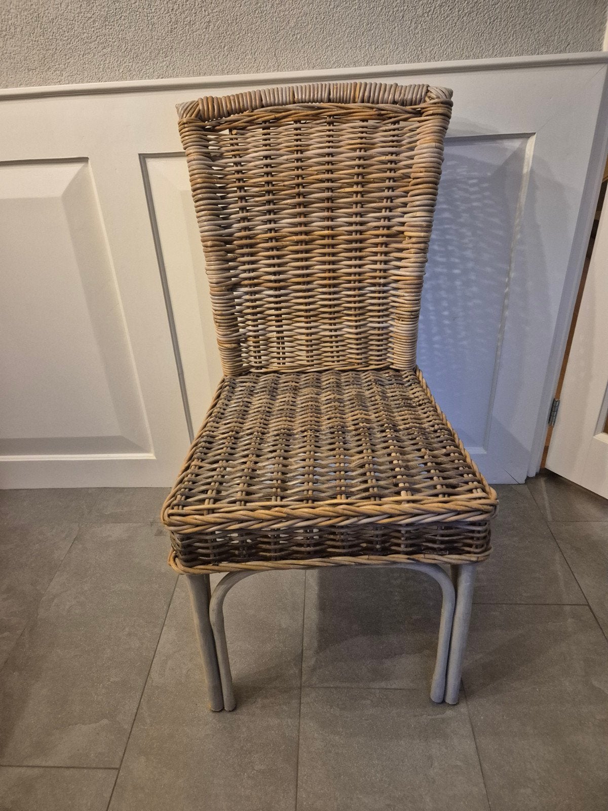 Rieten stoel en manden, Huis en Inrichting, Ophalen, Mand, Gevlochten, Zo goed als nieuw