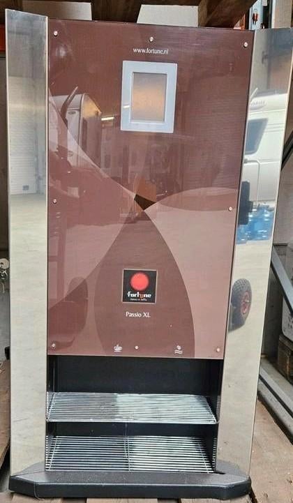 Koffiemachine intant met 3 of 4 canisters, Witgoed en Apparatuur, Koffiezetapparaten, 10 kopjes of meer, Ophalen of Verzenden