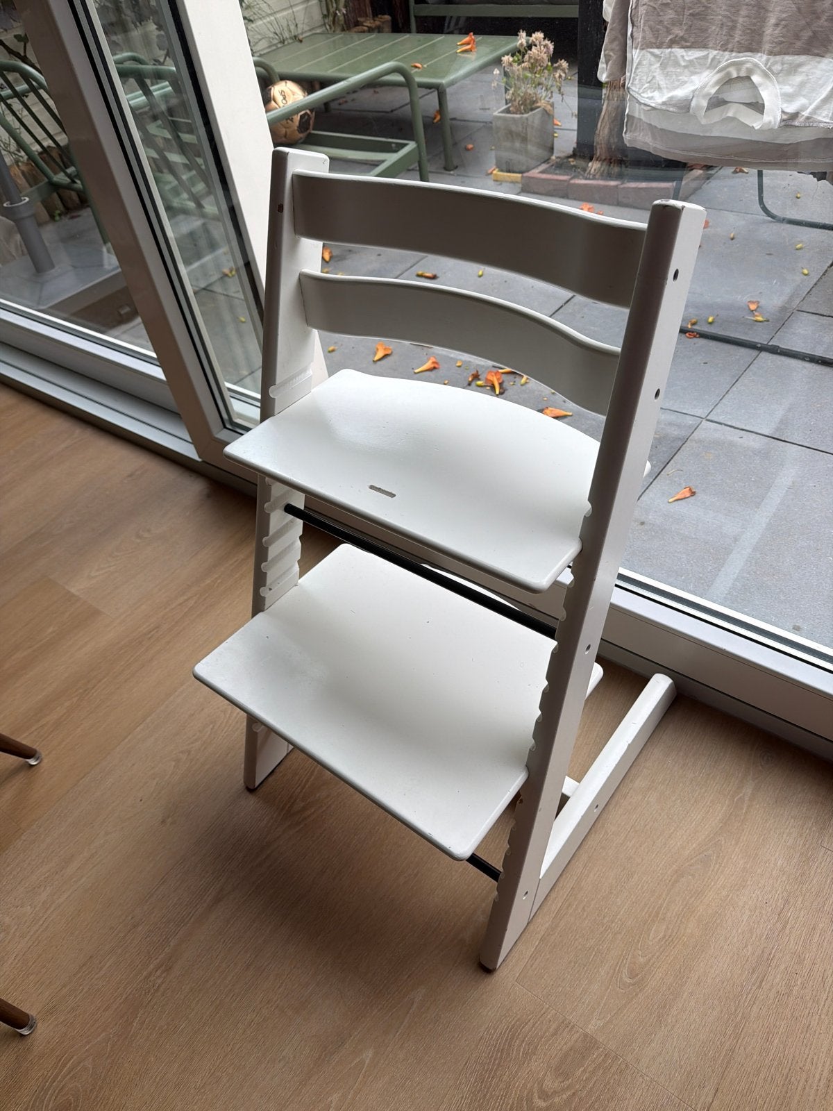 Witte Trip Trap stoel met gebruikssporen, prima staat, Kinderen en Baby's, Kinderstoelen, Ophalen, Gebruikt, Meegroeistoel, Aanschuifbaar