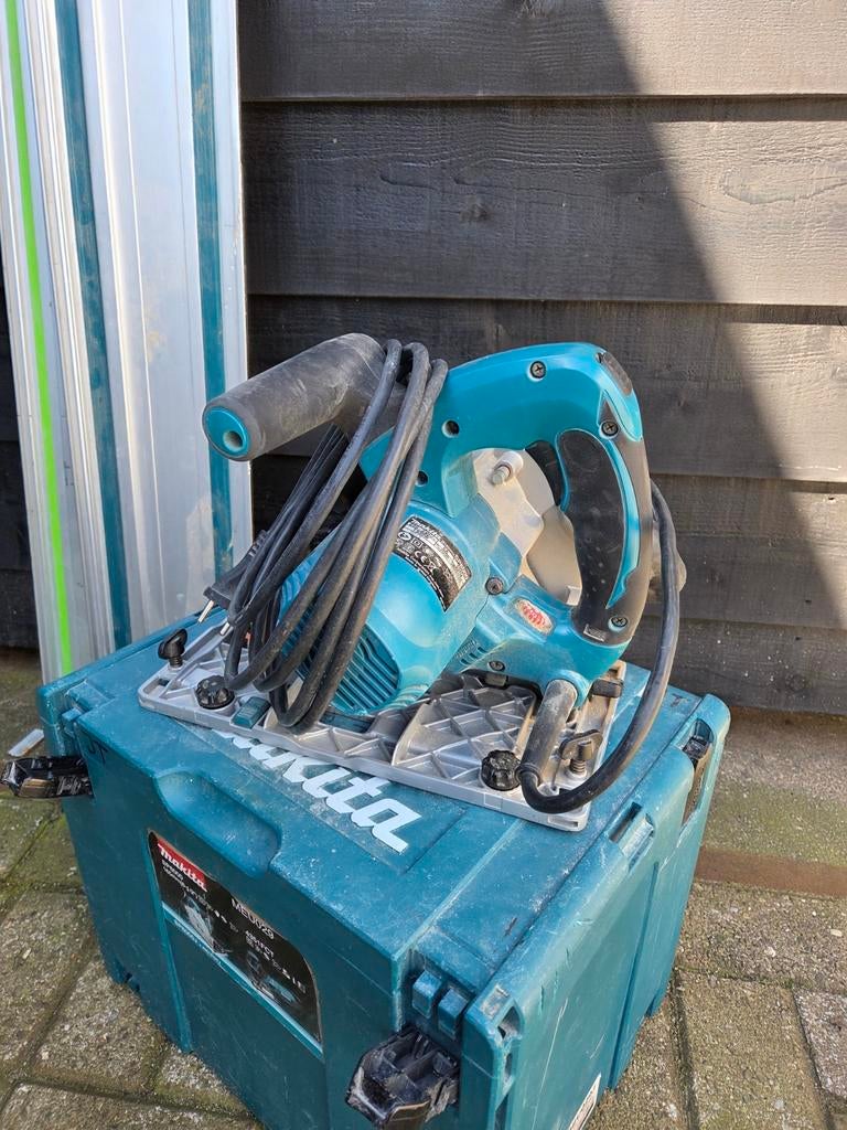 Makita inval circelzaag sp6000 met 2 geleiders en mbox, Ophalen, 1200 watt of meer, Cirkelzaag, 70 mm of meer