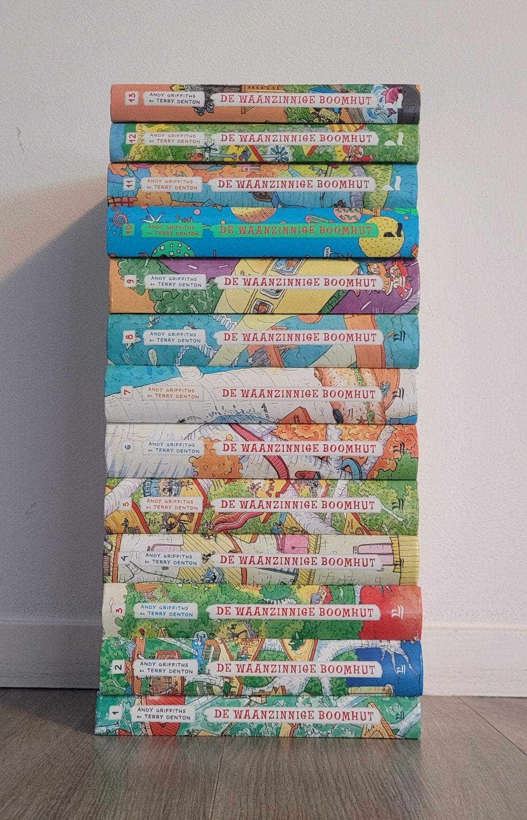 De hele serie van De waanzinnige boomhut, Ophalen of Verzenden, Zo goed als nieuw
