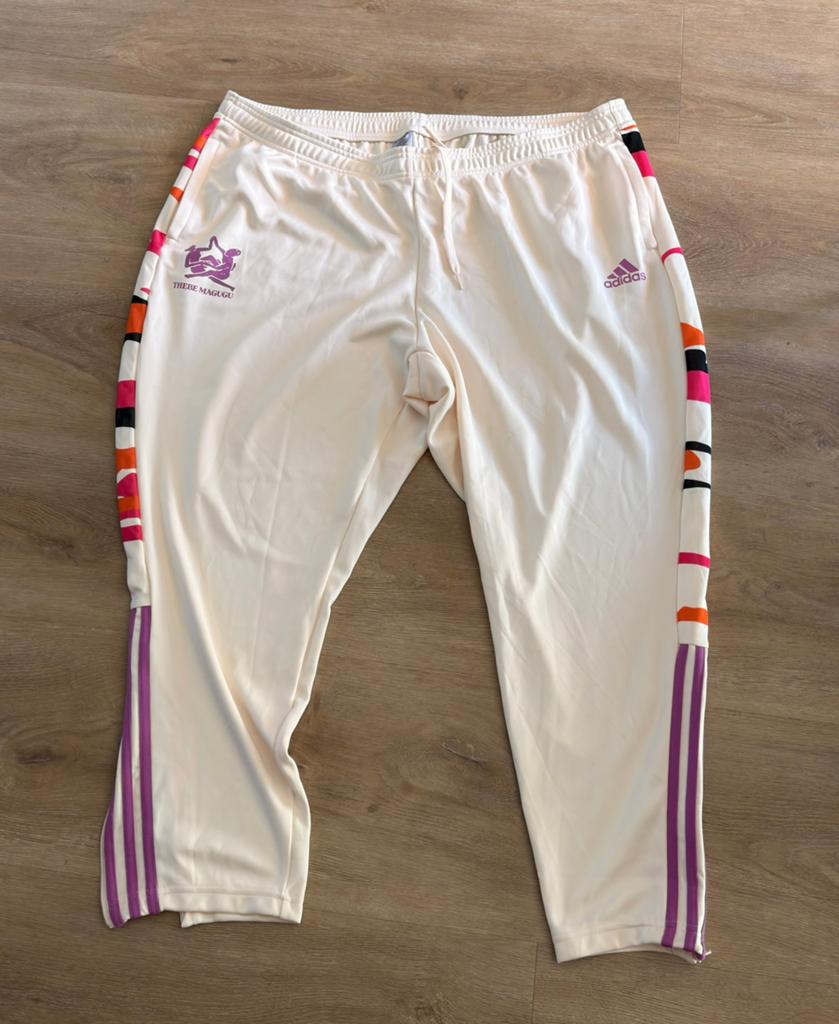 Adidas Tiro x Thebe Magugu trainingsbroek dames 4XL beige, Kleding | Dames, Ophalen of Verzenden, Zo goed als nieuw, Beige
