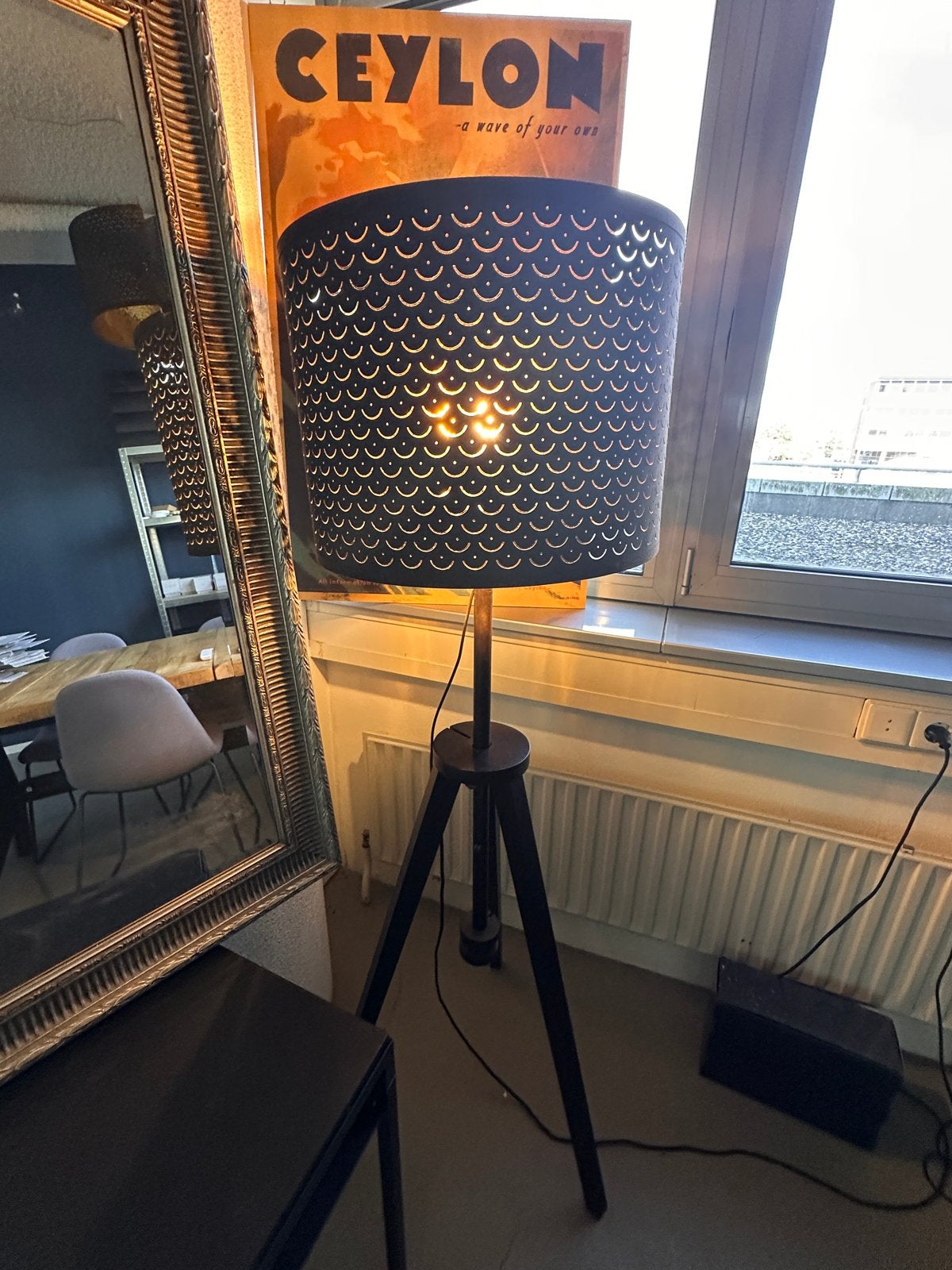IKEA NYMÖ Vloerlamp driepoot bruin Lauters, Ophalen, Gebruikt, E27 (groot), Minder dan 100 cm