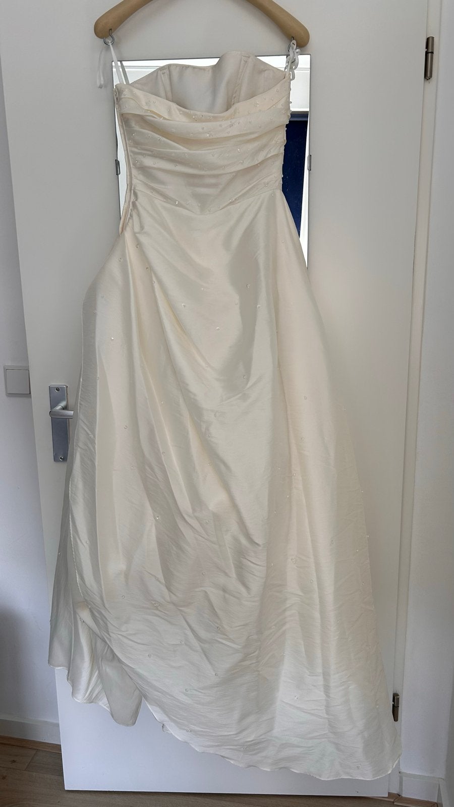 Rosa Clara Crème Trouwjurk met Sleep en Spaghettibandjes, Ophalen, Gedragen, Overige kleuren, Trouwjurk