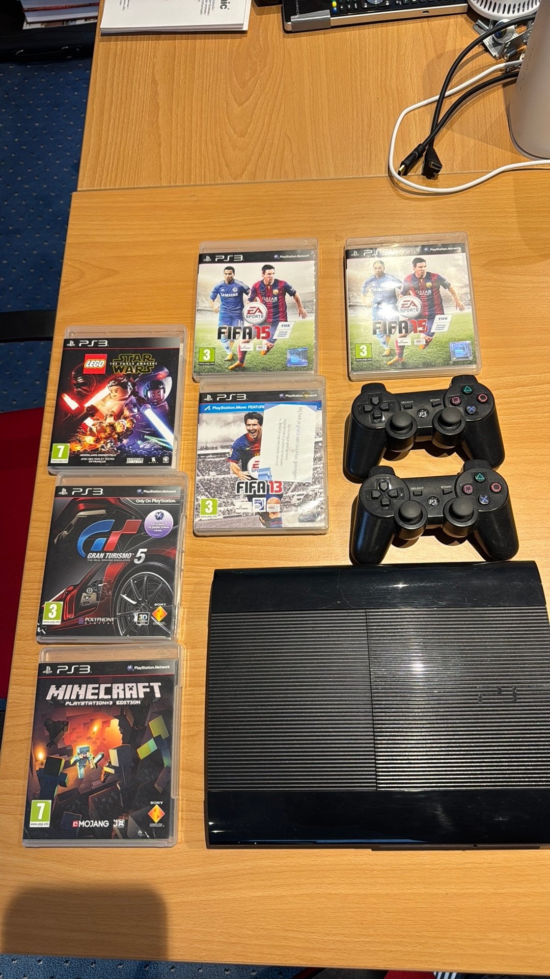Ps3 incl. 6 spelletjes, Spelcomputers en Games, Ophalen, Zo goed als nieuw, Met 2 controllers, Slim