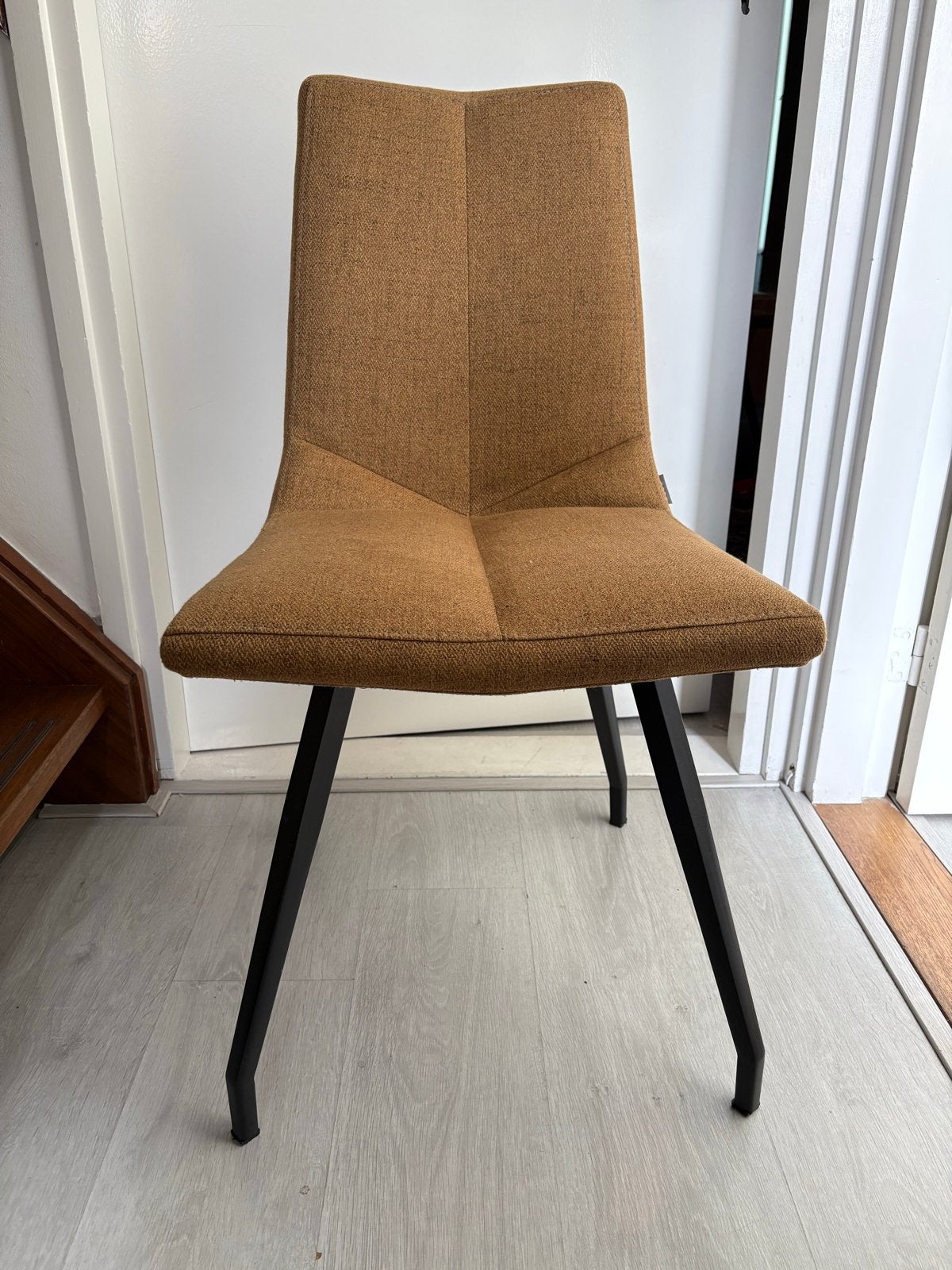 4 eetkamerstoelen - XOOON -  mosterd/Bruin, Huis en Inrichting, Ophalen, Bruin, Zo goed als nieuw, Vier