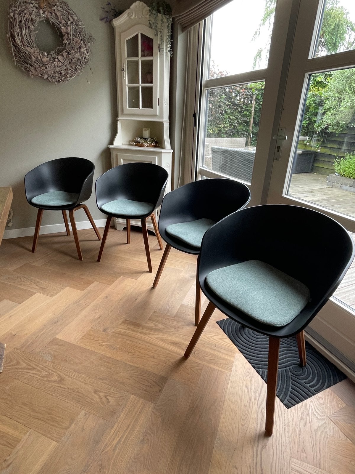 4x HAY kuip stoelen, Ophalen, Zo goed als nieuw