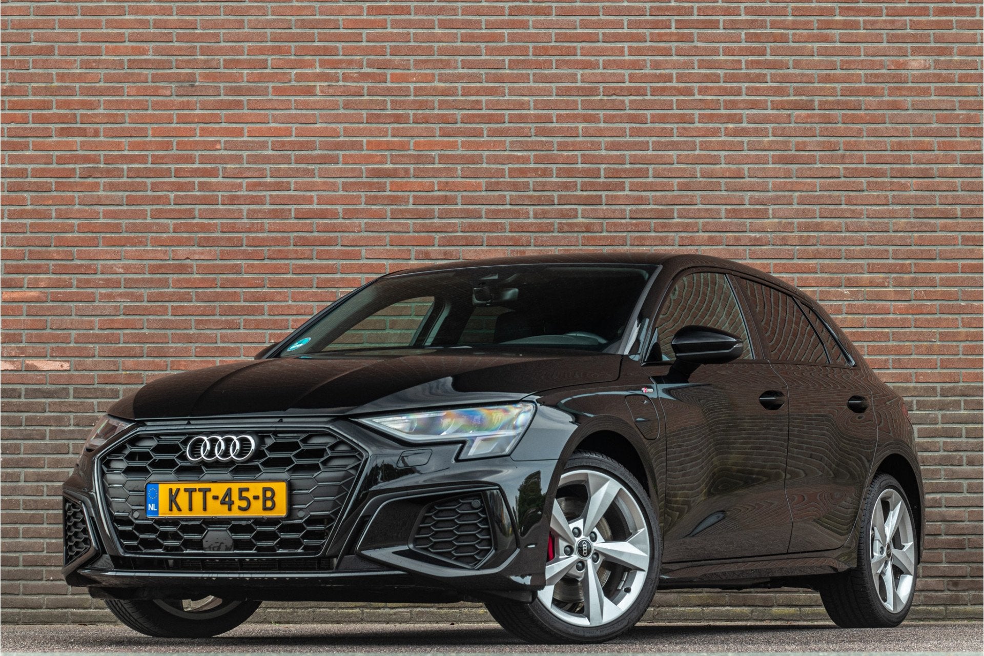 Audi A3 45 TFSI e 245pk S Line, Bang & Olufsen, Trekhaak, St, Stof, Gebruikt, 4 cilinders, Zwart