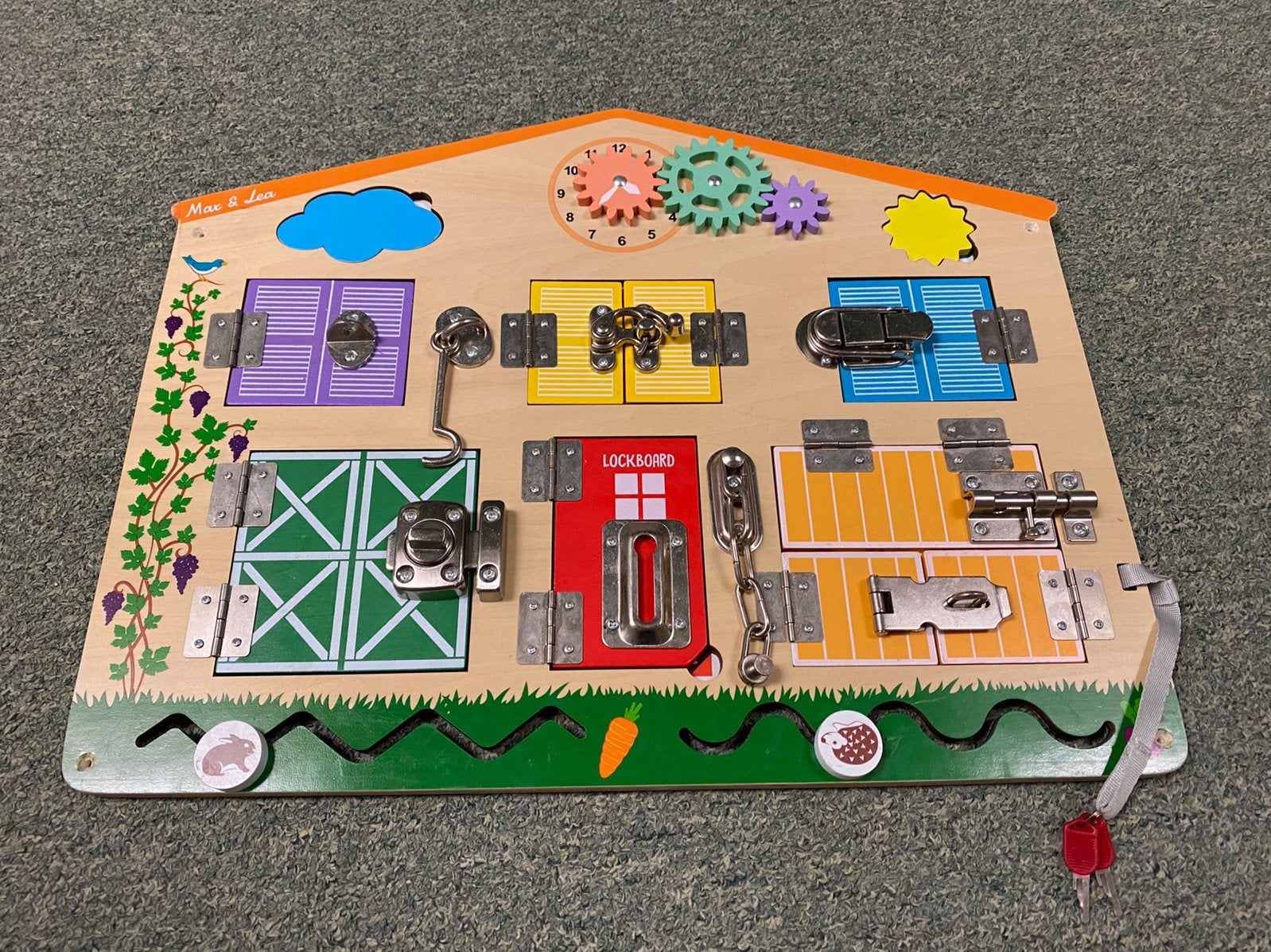 Max & Lea montessori bord met deurtjes, Ophalen, Gebruikt