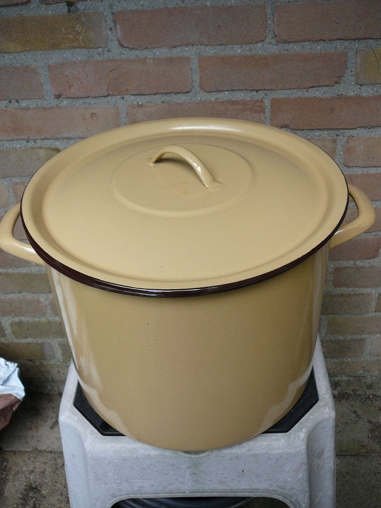 grote email (geëmailleerde) pan (of ook: sieremmer), Ophalen, Zo goed als nieuw, Emaille