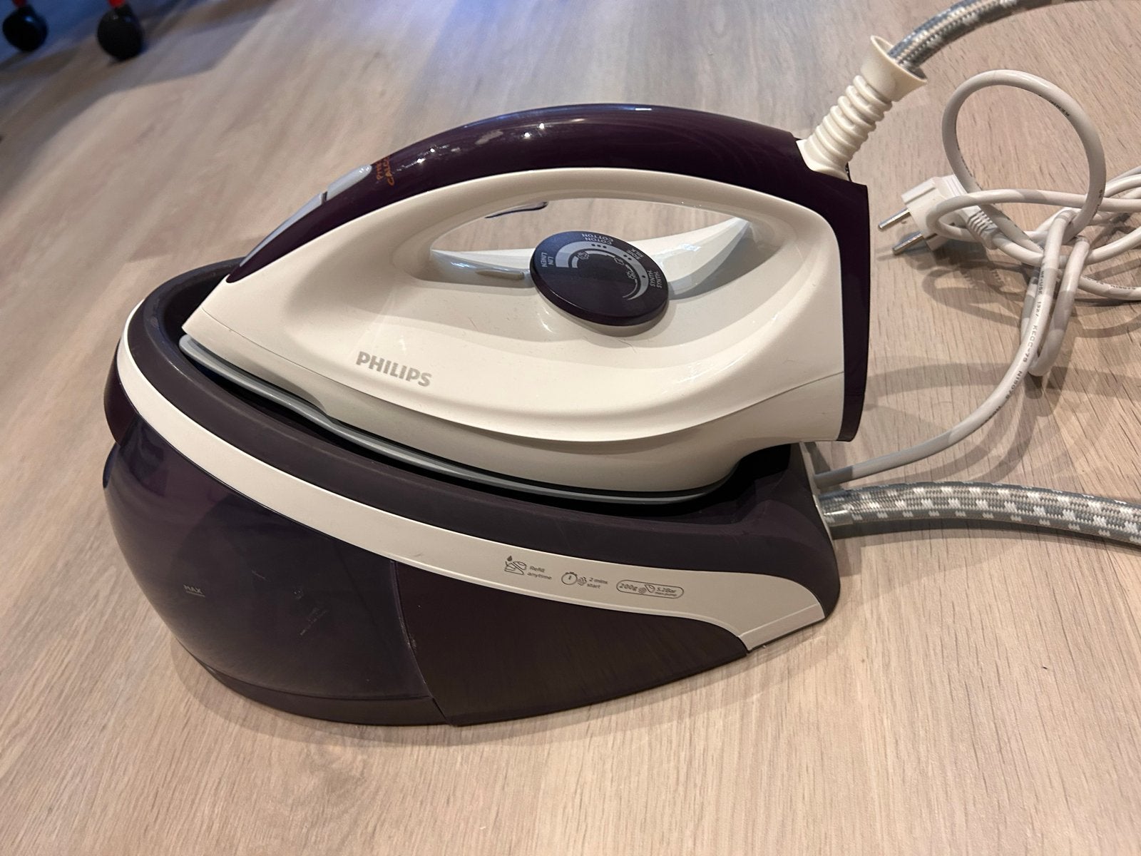 Philips PerfectCare Compact Plus Stoomgenerator GC7933/30, Ophalen of Verzenden, Zo goed als nieuw, Strijkijzer met snoer
