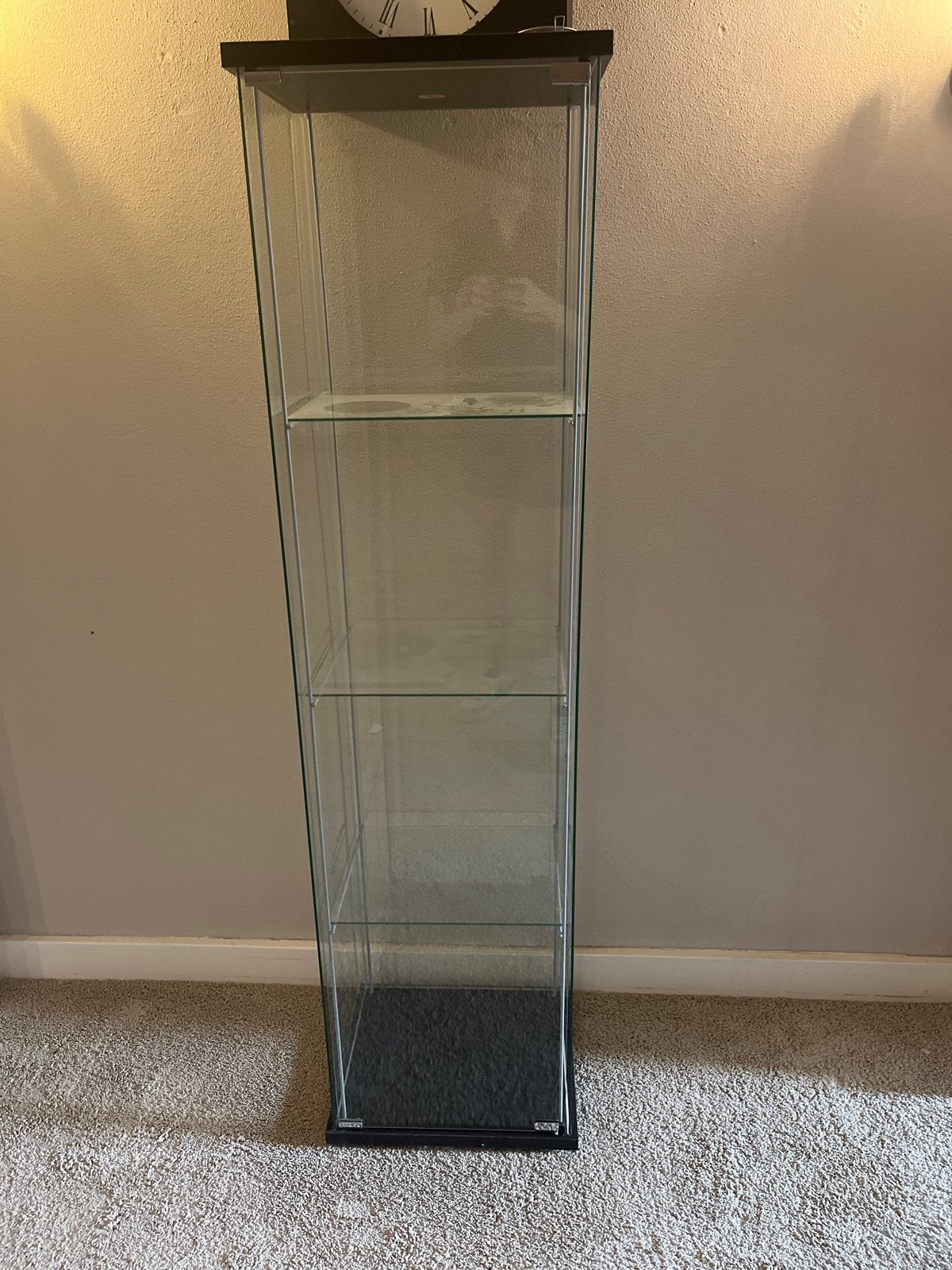 Glazen vitrinekast met planken, Ophalen, Met plank(en), Gebruikt, 50 tot 100 cm