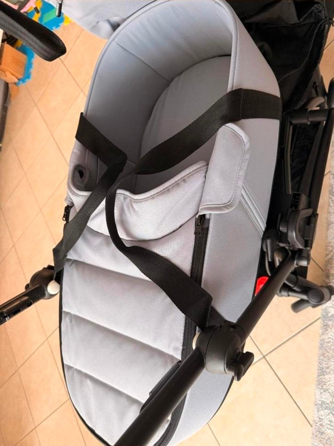 Yoyo 3 Reiswieg met Adapter - Stone (Nieuw in doos), Ophalen, Nieuw, Kinderwagen, Overige merken