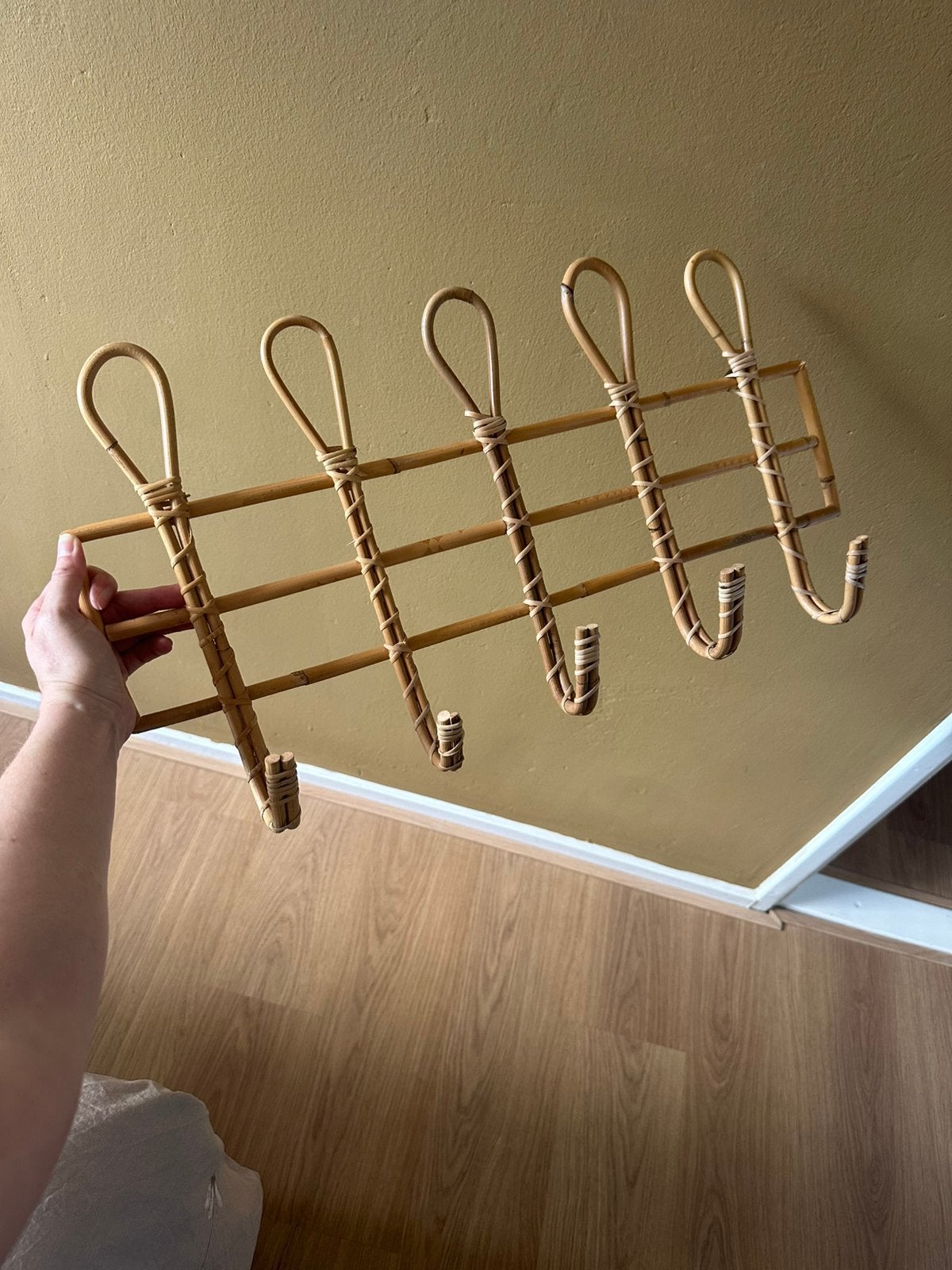 Rotan wandkapstok, Wandkapstok, Ophalen of Verzenden, Zo goed als nieuw, Minder dan 100 cm