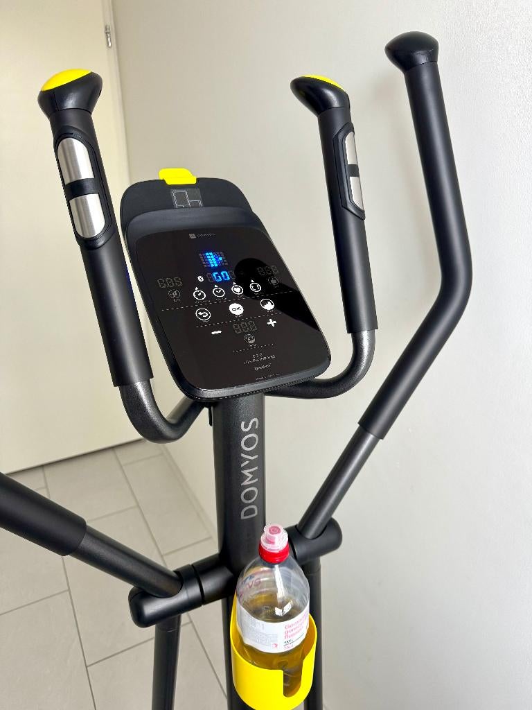Domyos 500 crosstrainer, Sport en Fitness, Fitnessapparatuur, Ophalen, Zo goed als nieuw, Buik, Crosstrainer