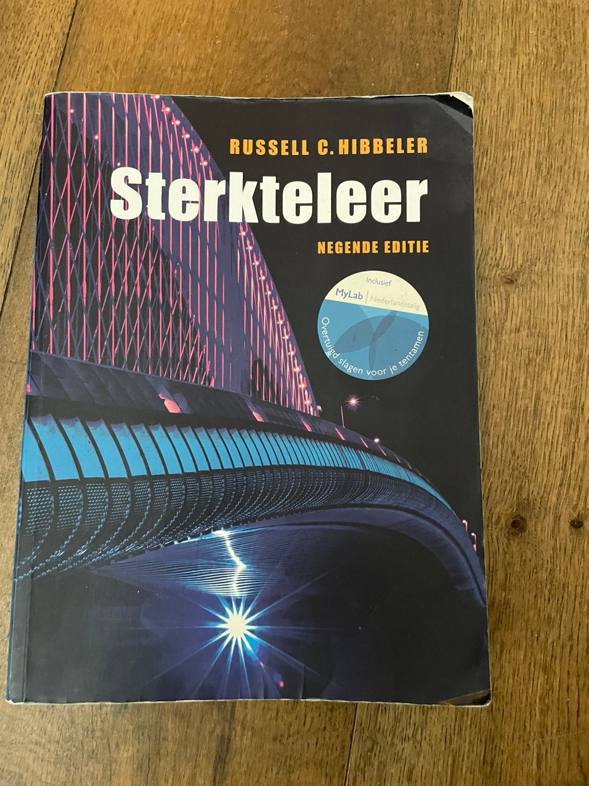 Russell C. Hibbeler - Sterkteleer 9e editie, Boeken, Gelezen, Ophalen of Verzenden, Russell C. Hibbeler, Nederlands