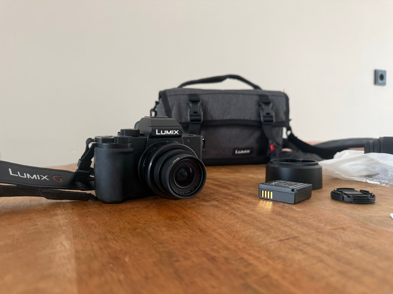 Panasonic Lumix DC-G100 Vlogcamera Kit + 25mm lens, Ophalen, Panasonic, Beeldstabilisatie, Zo goed als nieuw