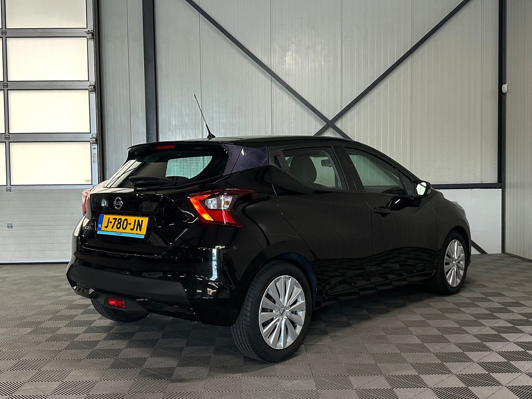 Nissan Micra 1.0 IG-T | Acenta 5-Drs | Airco | Cruise | Carp, Voorwielaandrijving, Euro 6, 100 pk, Zwart