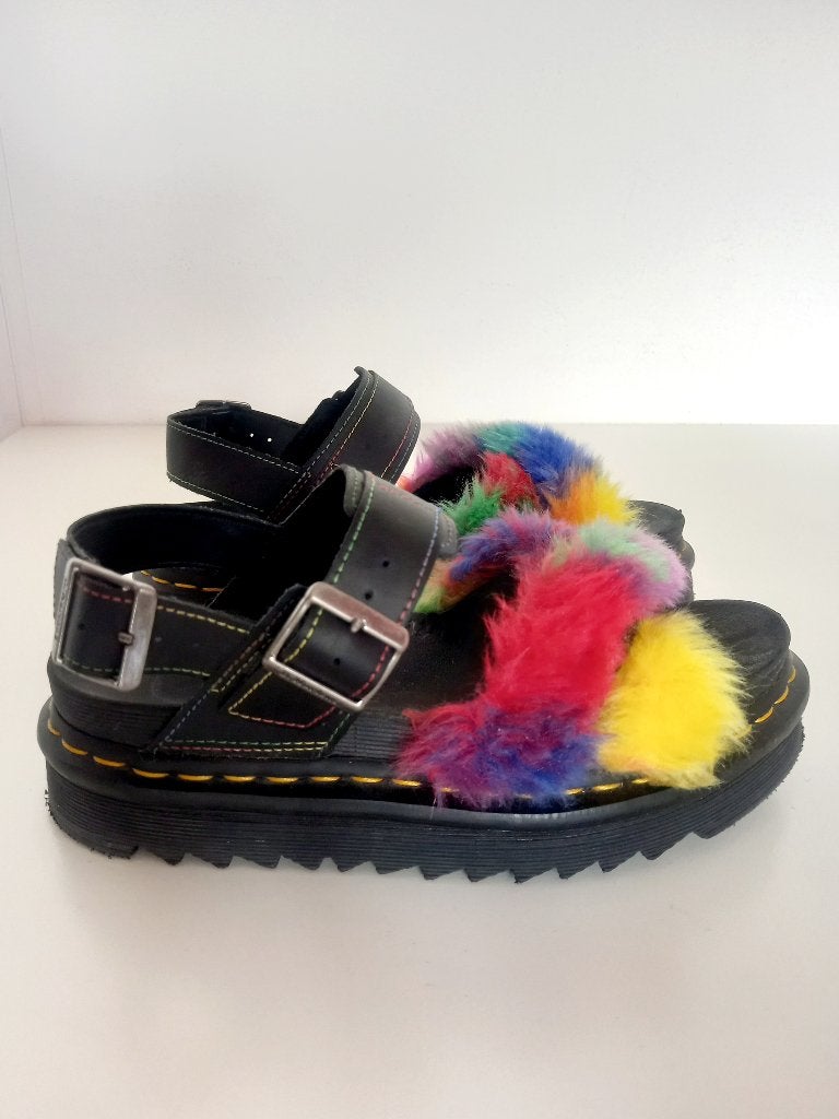 Dr. Martens Voss ll rainbow pluche sandalen maat 38, Zwart, Sandalen of Muiltjes, Ophalen of Verzenden, Dr. Martens