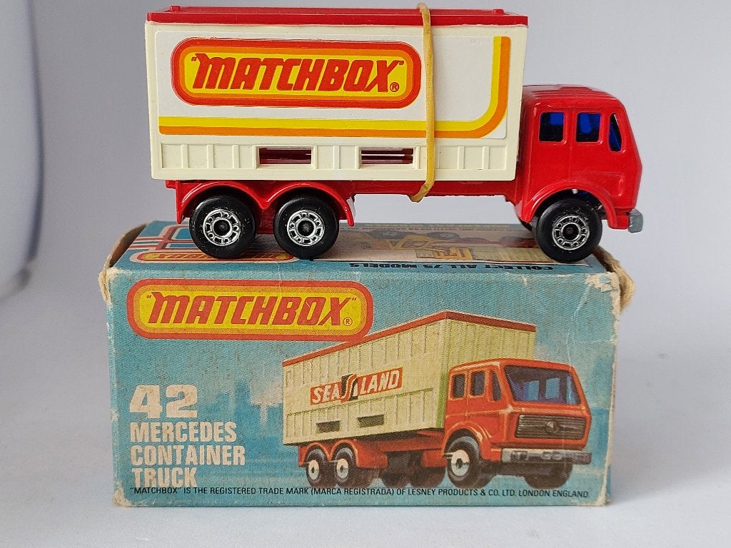 MERCEDES CONTAINER TRUCK MATCHBOX No 42 MET DOOSJE, Ophalen of Verzenden, Nieuw, Auto