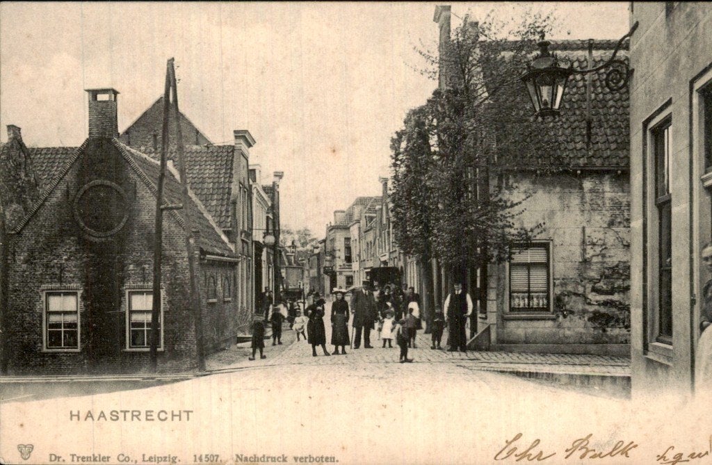Haastrecht - Straat - Straatbeeld met mensen, Ophalen of Verzenden, Voor 1920, Gelopen, Zuid-Holland