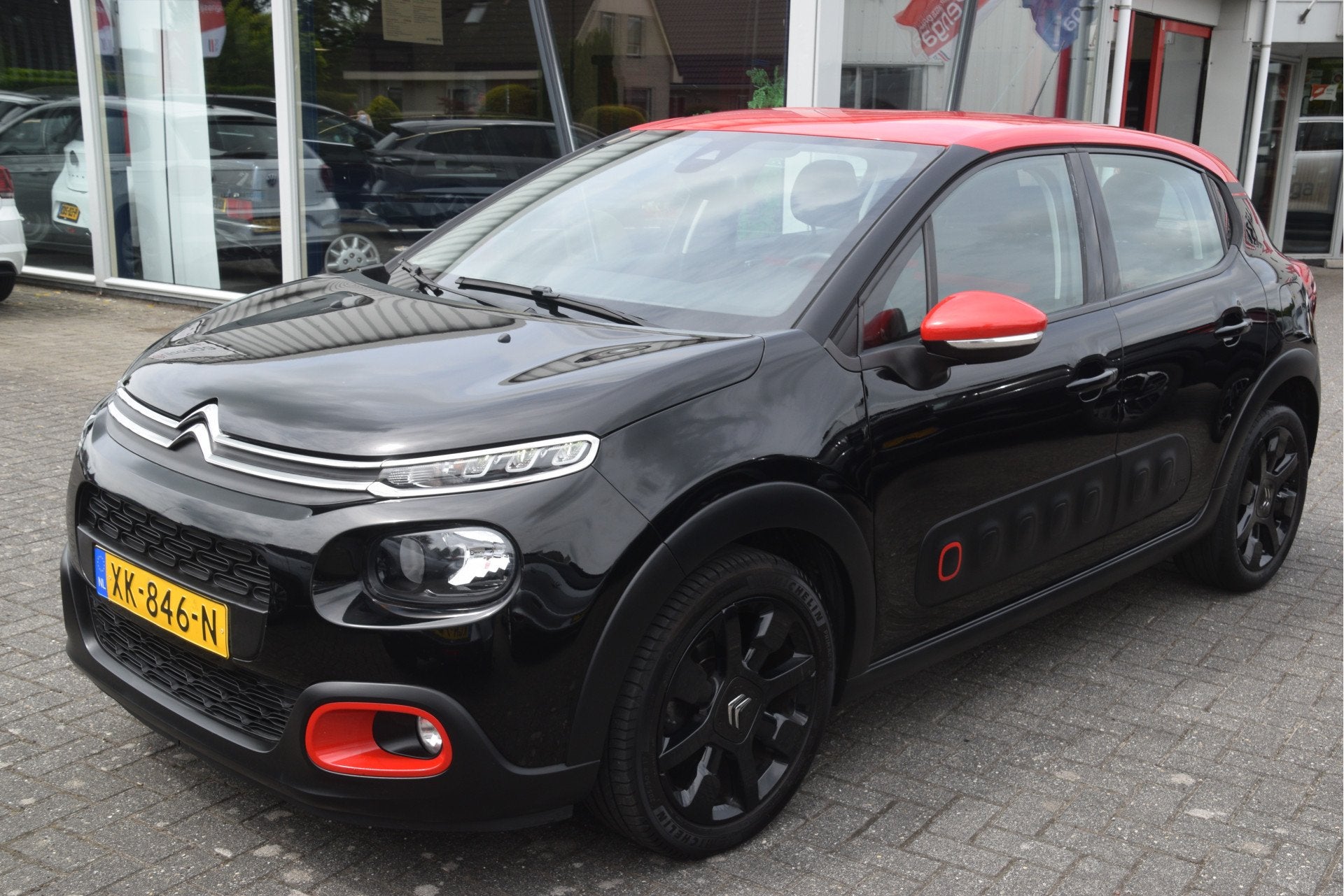 Citroën C3 1.2 PureTech S&S Shine Carplay | DAB | Navi | LM, 83 pk, Euro 6, 1199 cc, 450 kg