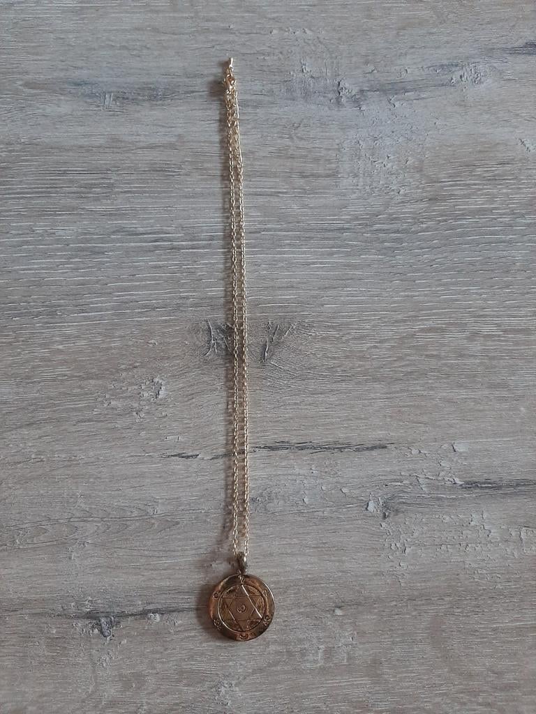 Goudkleurige ketting met hanger, Davidster en symbolen, Nieuw, Ophalen of Verzenden, Goud, Overige materialen