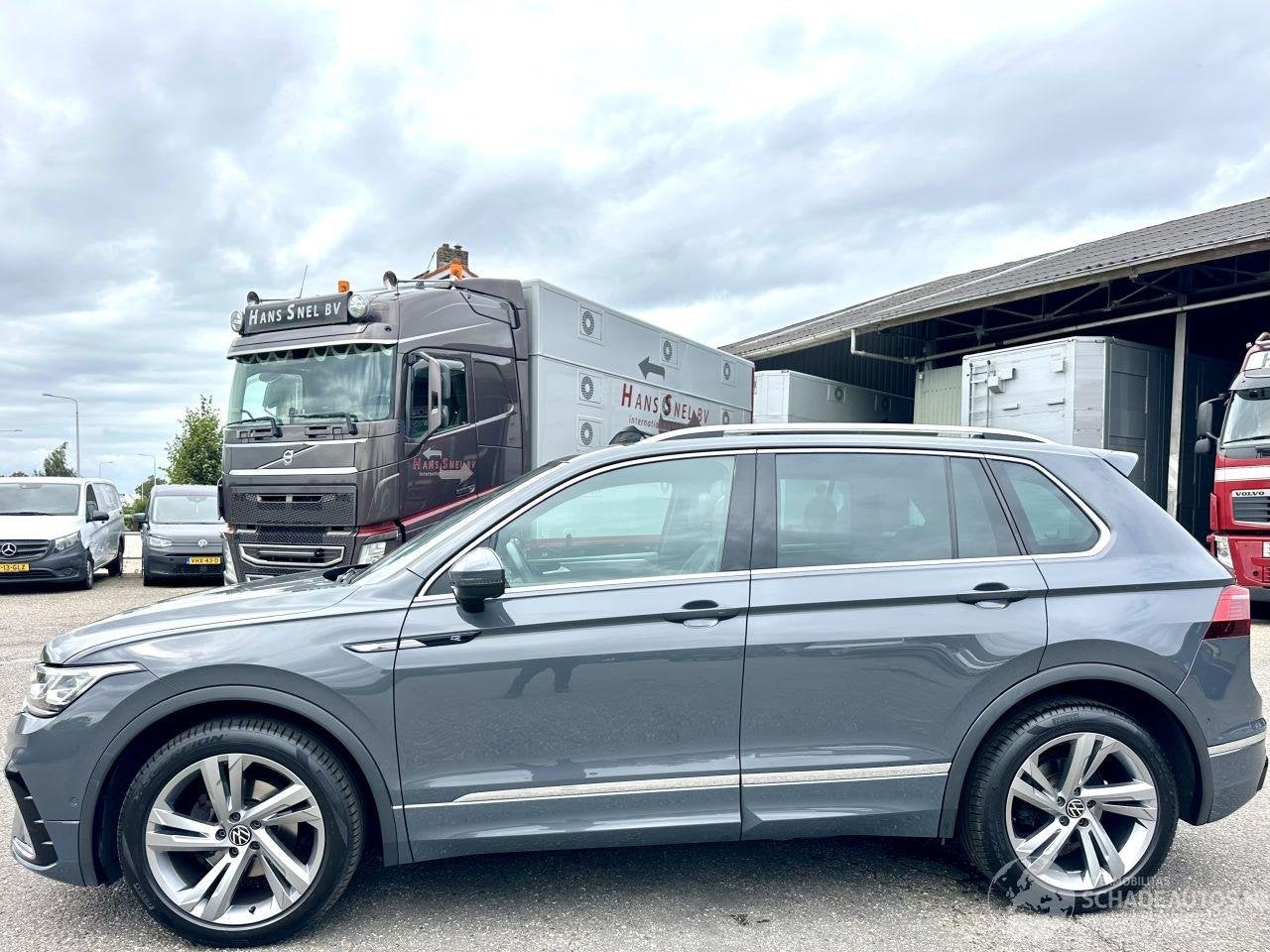 Volkswagen Tiguan 1.5 TSI 150pk aut + f1 R-Line - pano - vir, Automaat, 1498 cc, Volkswagen, Volkswagen AG