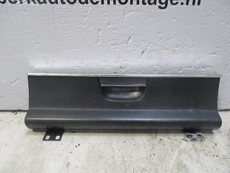 Dashboardkastje Mercedes-Benz /8 (W115) (1968-01/1977-01), Gebruikt, Mercedes-Benz AG, Mercedes-Benz, Mercedesstraße 120, Stuttgart 70372, , Duitsland