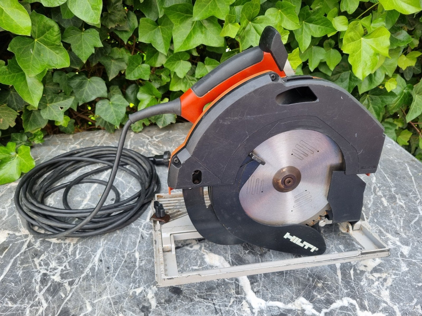Hilti WSC 85 Cirkelzaag - Krachtig en Betrouwbaar, Gebruikt, Cirkelzaag, 70 mm of meer, 1200 watt of meer