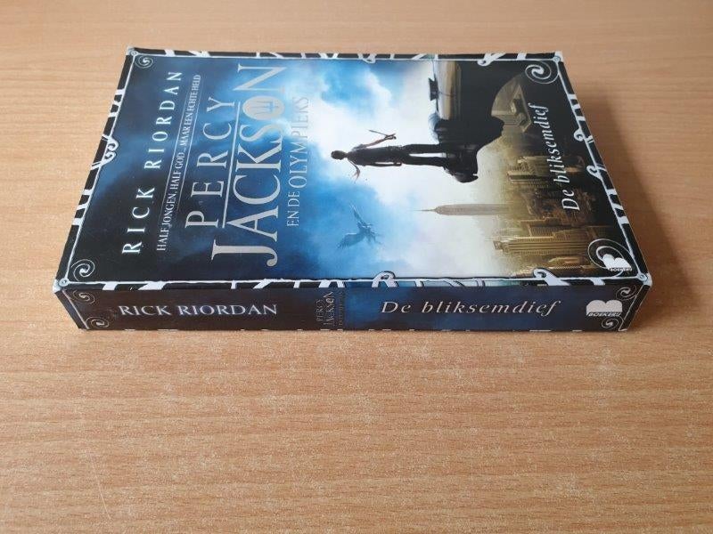 8x Rick Riordan - Eng/Ned, per stuk te koop, Ophalen of Verzenden, Gelezen, Rick Riordan