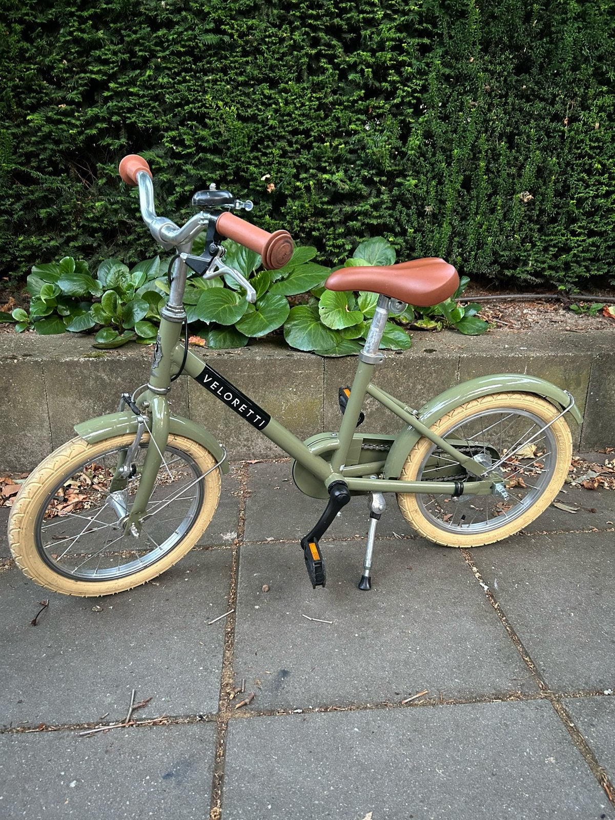 Veloretti Maxi kinderfiets 16 inch - desert moss, Ophalen, Zo goed als nieuw, Terugtraprem, 16 tot 20 inch