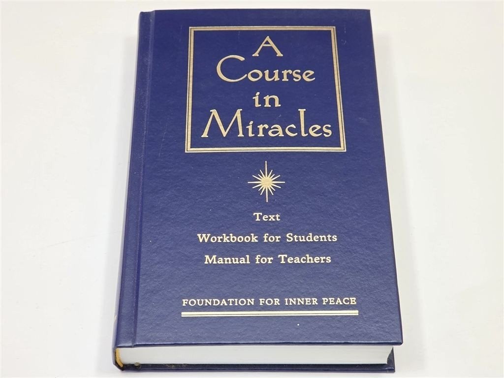 A Course in Miracles — Combined Volume, Ophalen of Verzenden, Gelezen, Overige onderwerpen, Achtergrond en Informatie