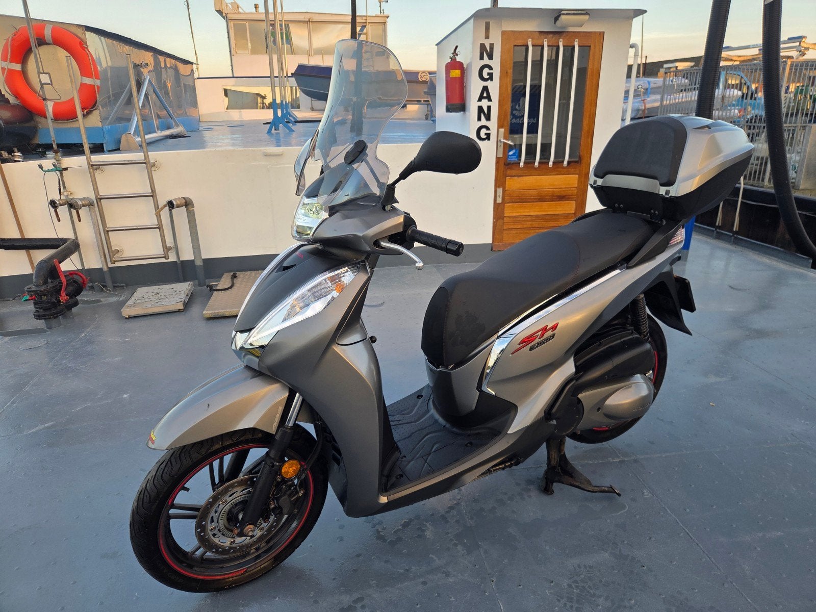 Honda SH 300i in speciale SH uitvoering, Motoren, Scooter, Particulier, Automaat, 1 cilinder