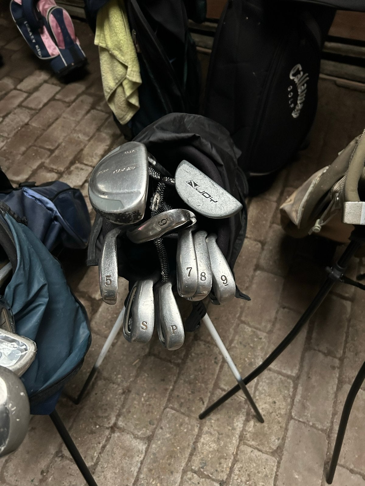 Foto 8 van Grote partij golfsets - compleet en aanvullend