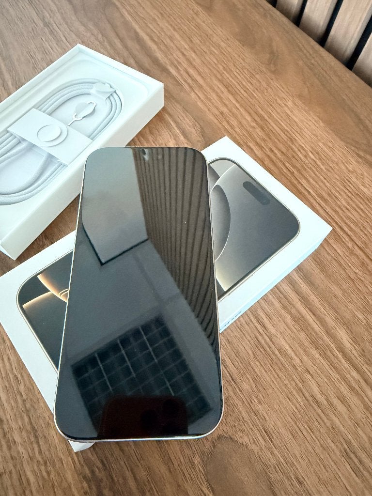 Foto 2 van iPhone 16 Pro 128GB Natural Titanium – 91% batterij
