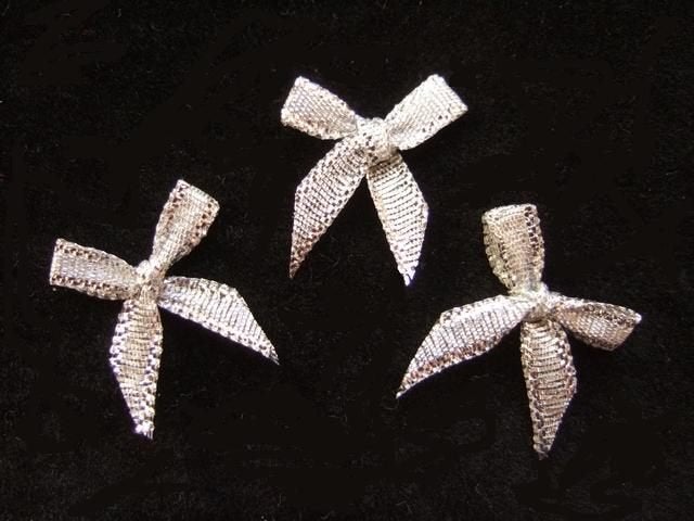 HALVE PRIJS ~ Klein organza strikje ~ 1,5 cm ~ Zilver, -, -, Nieuw, Ophalen of Verzenden