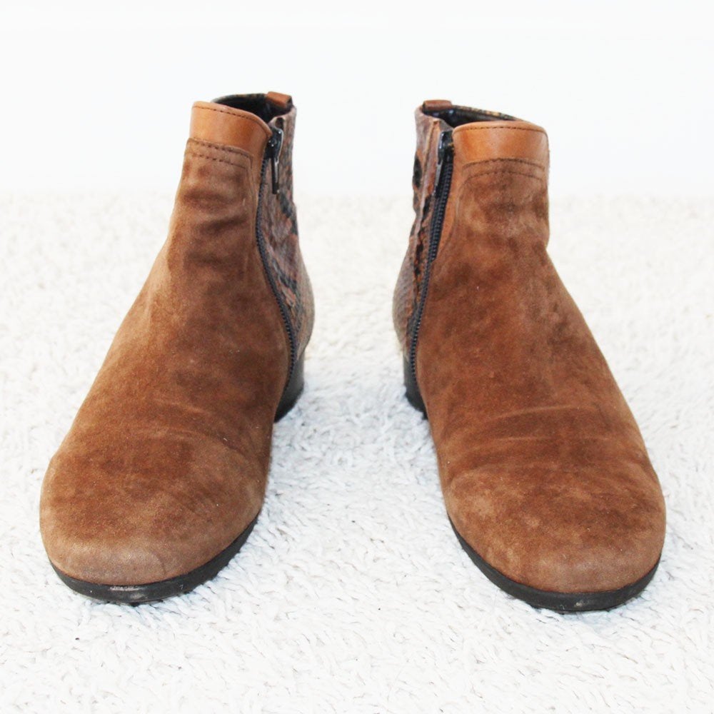 Zeer Mooie Suede Gabor Laarsjes s27 (Maat 3½ / 36) € 55,-, Bruin, Lage of Enkellaarzen, Gabor, Ophalen of Verzenden