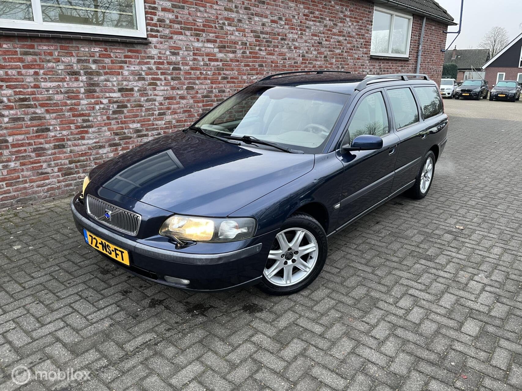 Volvo V70 2.4 Edition II, Auto's, Volvo, Voorwielaandrijving, Blauw, Euro 4, 84 €/maand